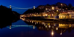 Nightime photo of Clifton Suspension Bridge