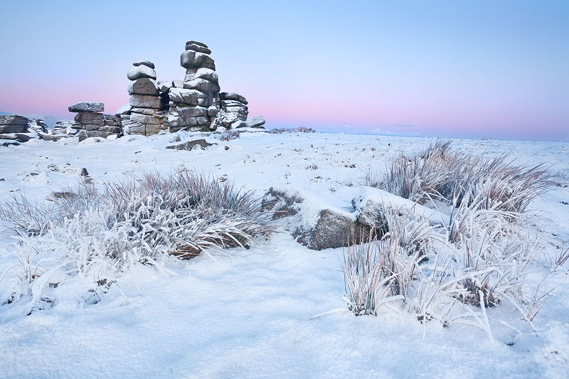 pike glow int he sky over freshly fallen snow on Staple tor
